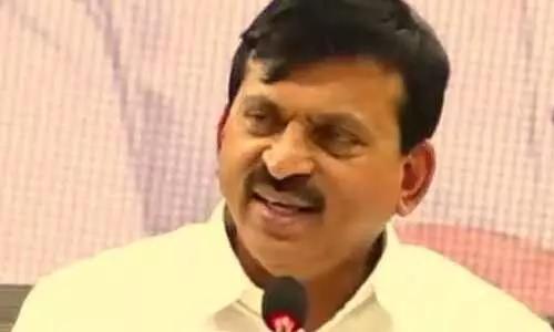 హరీష్ రావుకు ఫ్యూచరే తెలియదు ?: పొంగులేటి