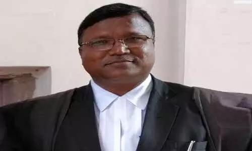 కారుతో ఢీకొట్టి న్యాయవాది హత్య