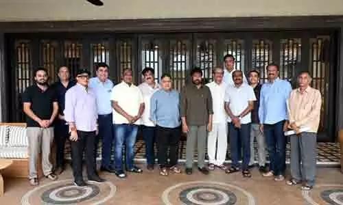 టాలీవుడ్ లో పర్సంటేజ్ వివాదం.. చిరంజీవితో ఎగ్జిబిటర్ల బృందం సమావేశం