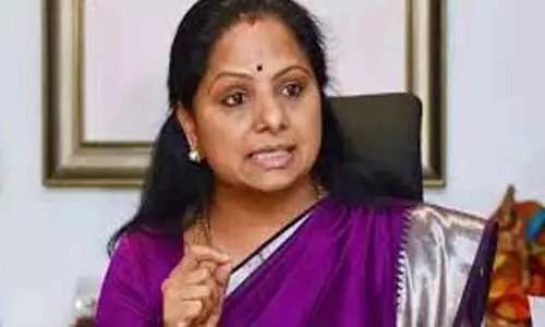 ప్రొఫెసర్ నాగేశ్వర్ను అరెస్ట్ చేస్తే చంద్రబాబు ఇంటిని ముట్టడిస్తాం: కల్వకుంట్ల కవిత