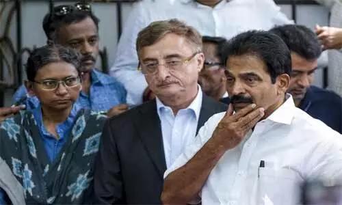ప్రజాస్వామ్యం ఖూనీ