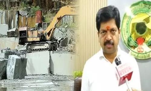 గత ప్రభుత్వం సహజవనరులను స్వార్థానికి దోచుకున్నారు: కొల్లు రవీంద్ర